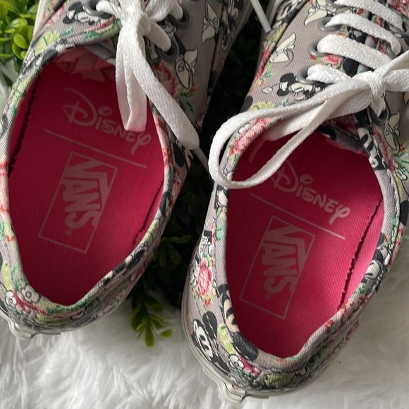 Vans X Disney Minnie Mouse Digi Rose Sneakers - Picture 8 of 12